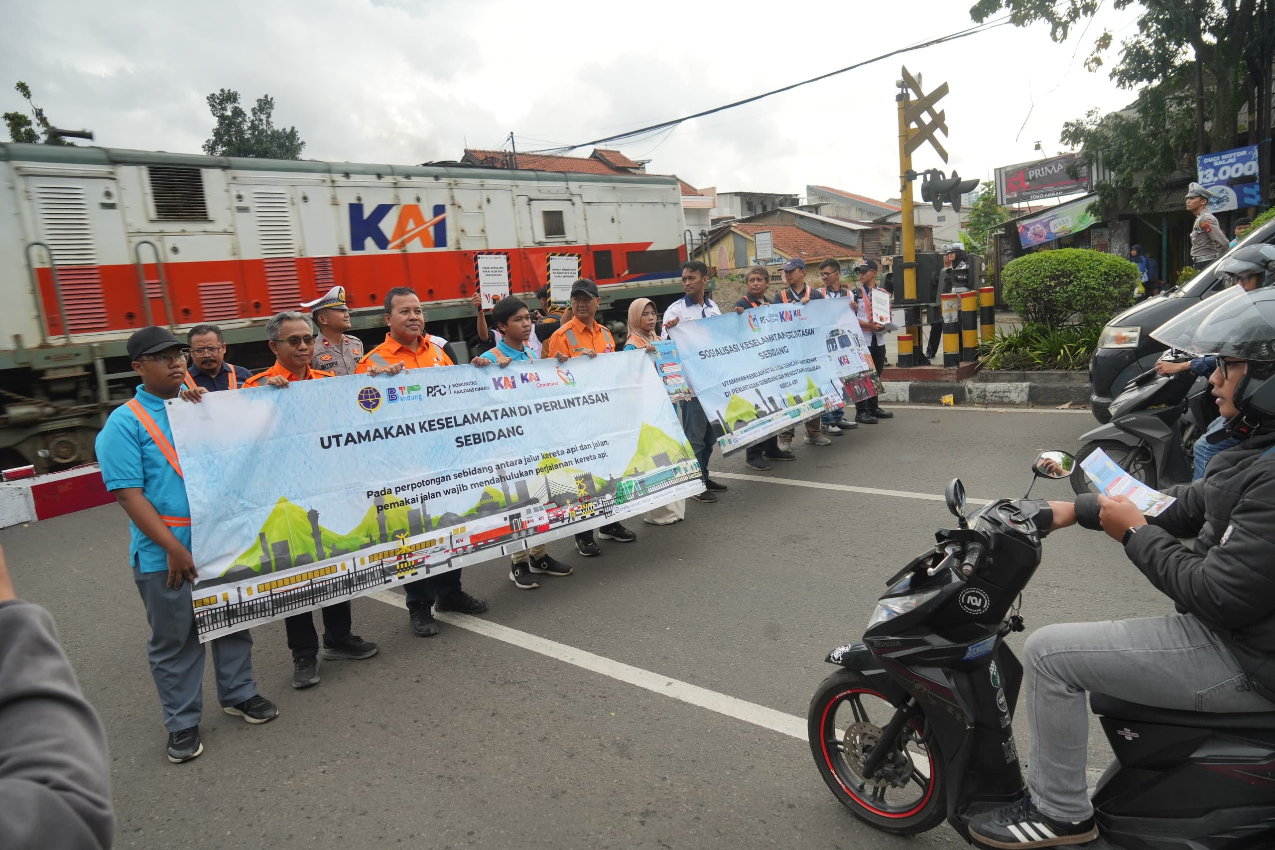 Tantangan Keamanan Perlintasan Kereta Daop 2